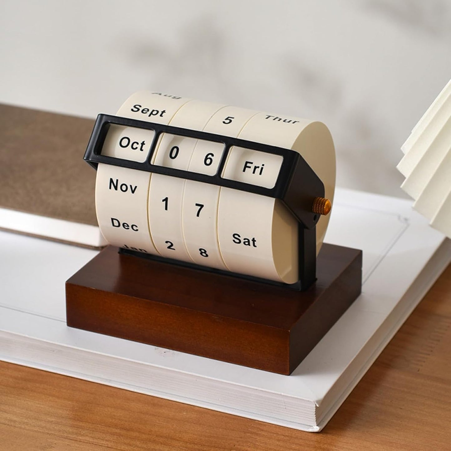 Perpetual Calendar Desk Ornament